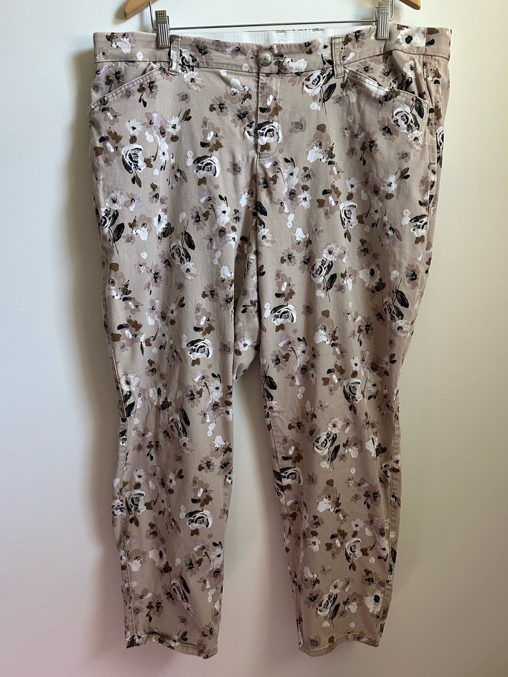 Floral Slim Ankle Pants in Beige - Picture 8 of 8
